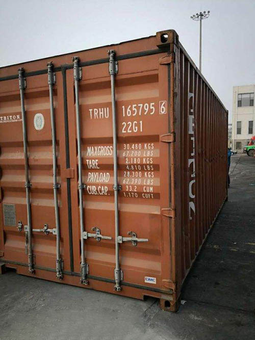 上圖所示集裝箱MAX.GRDSS 30，480kg是總重，TARE是皮重/空箱自總2180kg，payload是可裝載重量28，300kg，CUB.CAP.是內(nèi)容積33.2CUM